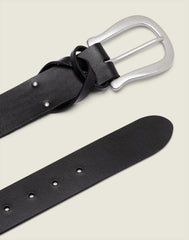 Detail shot of the Vintage Belt in black leather with criss cross keeper 
