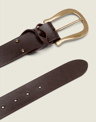 Detail shot of the Vintage Belt in black leather with criss cross keeper