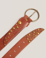 Buckle detail shot of Showstopper belt in Cognac