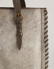 Detail shot of Everyday Tote in Natural