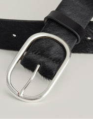 Detail shot of buckle on Everyday Belt in Black