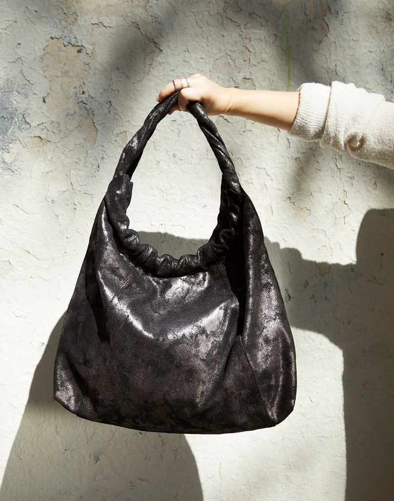 Twist leather tote
